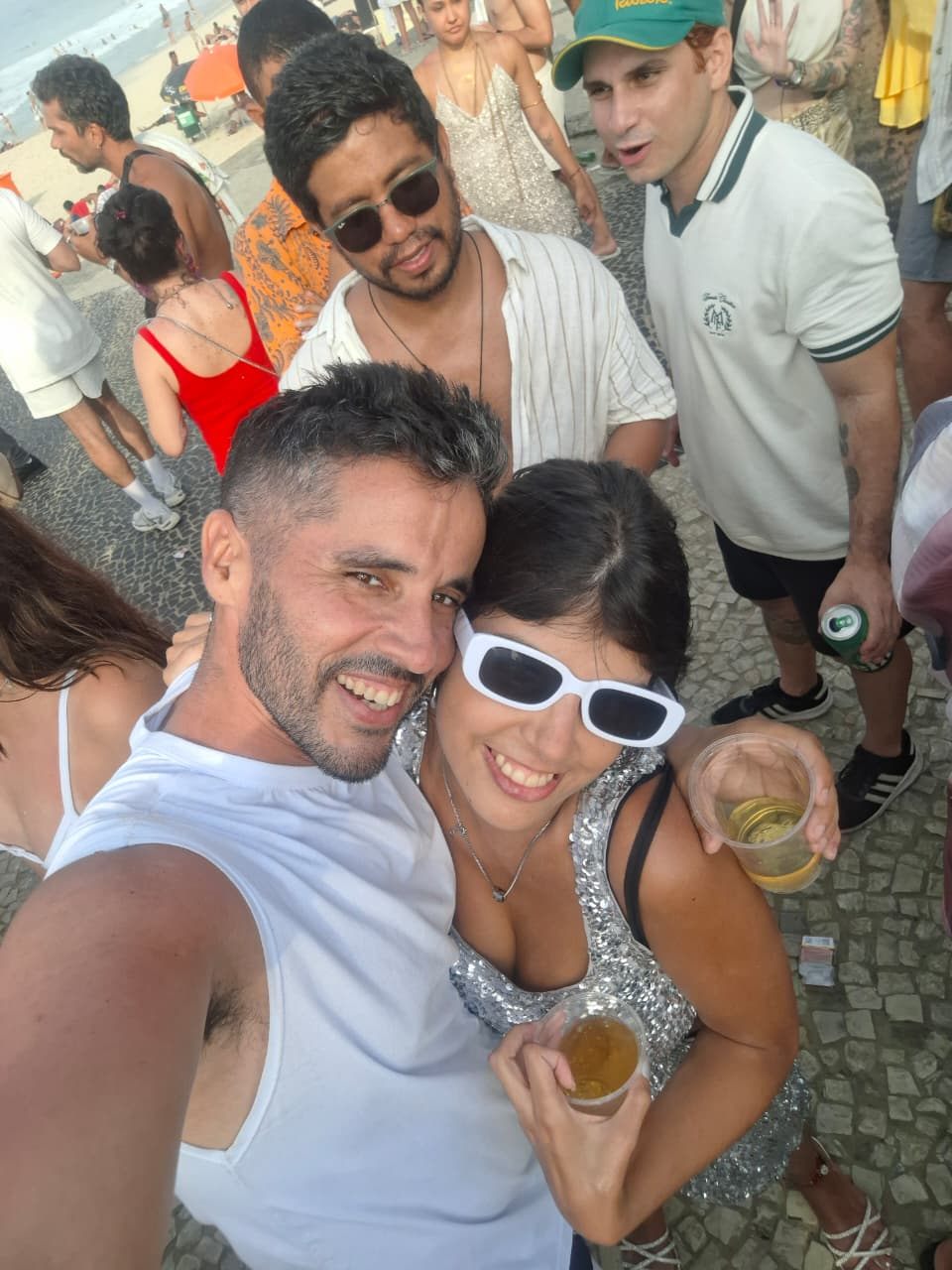 Día de playa y fiesta en Río de Janeiro durante el Año Nuevo